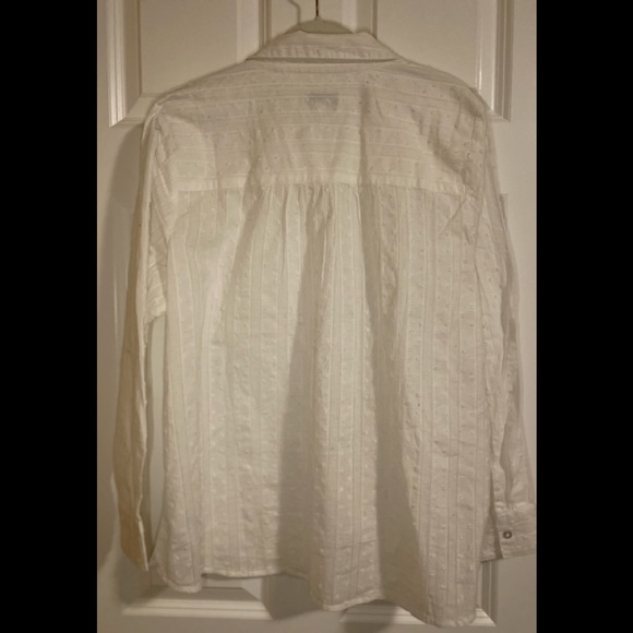 NWOT Denim & Co white button front big shirt with flicked dot. - Picture 10 of 10